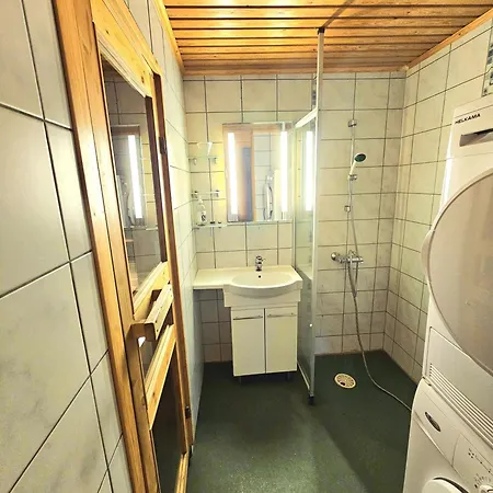 Koutakivi - Tilava Moekki Rinteen Vieressae 2mh Ja 2 Parvea 別荘 レヴィ