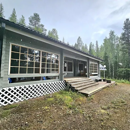 Koutakivi - Tilava Moekki Rinteen Vieressae 2mh Ja 2 Parvea 別荘 *