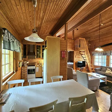 Koutakivi - Tilava Moekki Rinteen Vieressae 2mh Ja 2 Parvea *