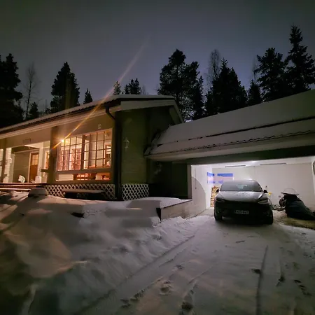 Koutakivi - Tilava Rinteen Vieressä 2mh Ja 2 Parvea Levi